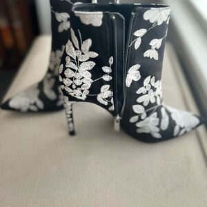 Zara Black and White Floral Embroidered Ankle Boots